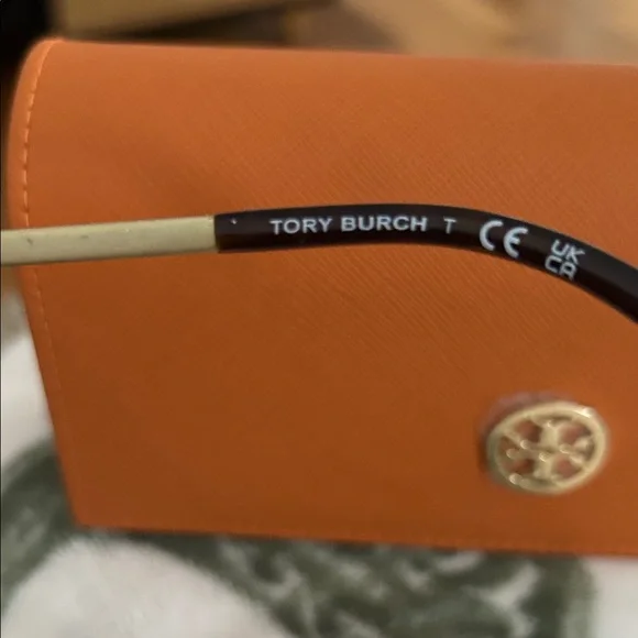 Tory Burch Black Sunglasses with Bold Orange Case - Picture 4 of 6